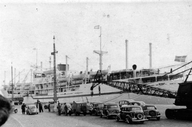 &lsquo;Anna Salen&rsquo; at Bremenhaven wharf